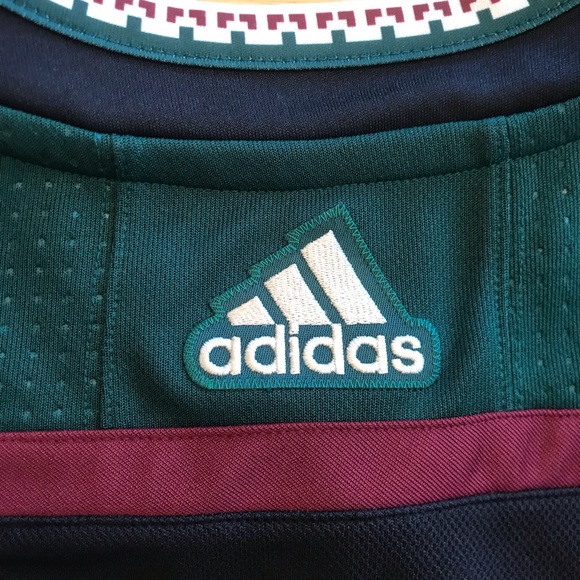 Authentic Coyotes NHL Jersey Kachina - Picture 6 of 8